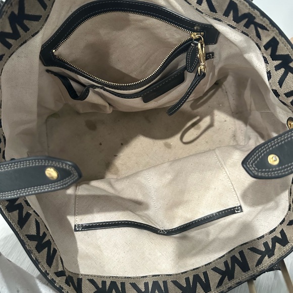 Michael Kors Shoulder Bag - Picture 4 of 5